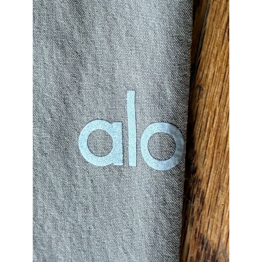 Alo Yoga Gray Gym Cargo Active Pants Sports Sweatpants  Women's Size Small - Picture 4 of 10